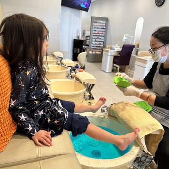 Pure Rain Nail Spa - Nail Salons Near Me - Chicago, Illinois Pure Rain Nail Spa - Nail Salons Near Me - Chicago, Illinois