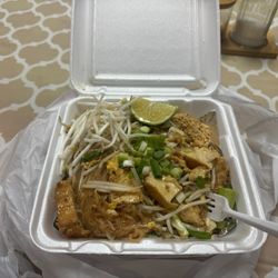 Hongthong kitchen - N12. Pad Thai tofu