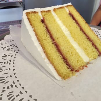 Creme de la Creme - Lemon raspberry slice - Custom Cakes Near Me - Fort Worth, Texas