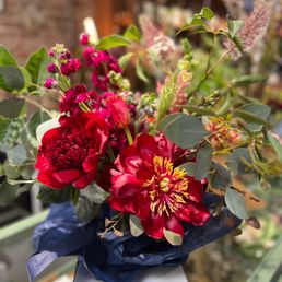 Customize floral arrangement