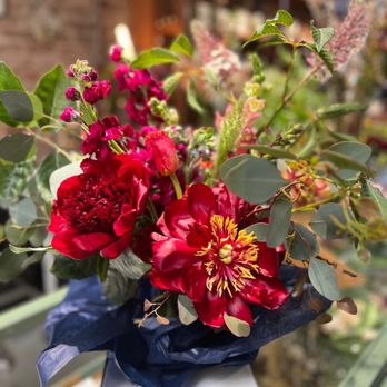 Papillon Floral - Customize floral arrangement - Florists Near Me - Windsor, California