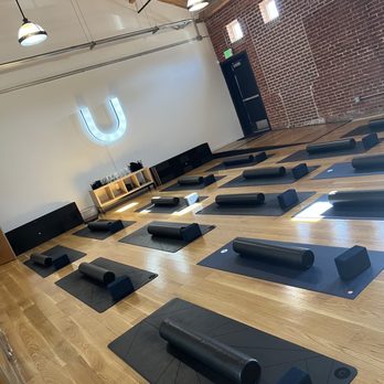 Upswell Studio - Large space for class - Yoga Near Me - Denver, Colorado
