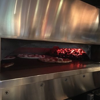 Table 87 - Gowanus - Pizza Near Me - Brooklyn, New York