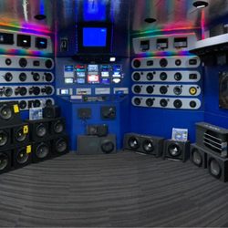 Creative Audio - Panorama of the car stereo room