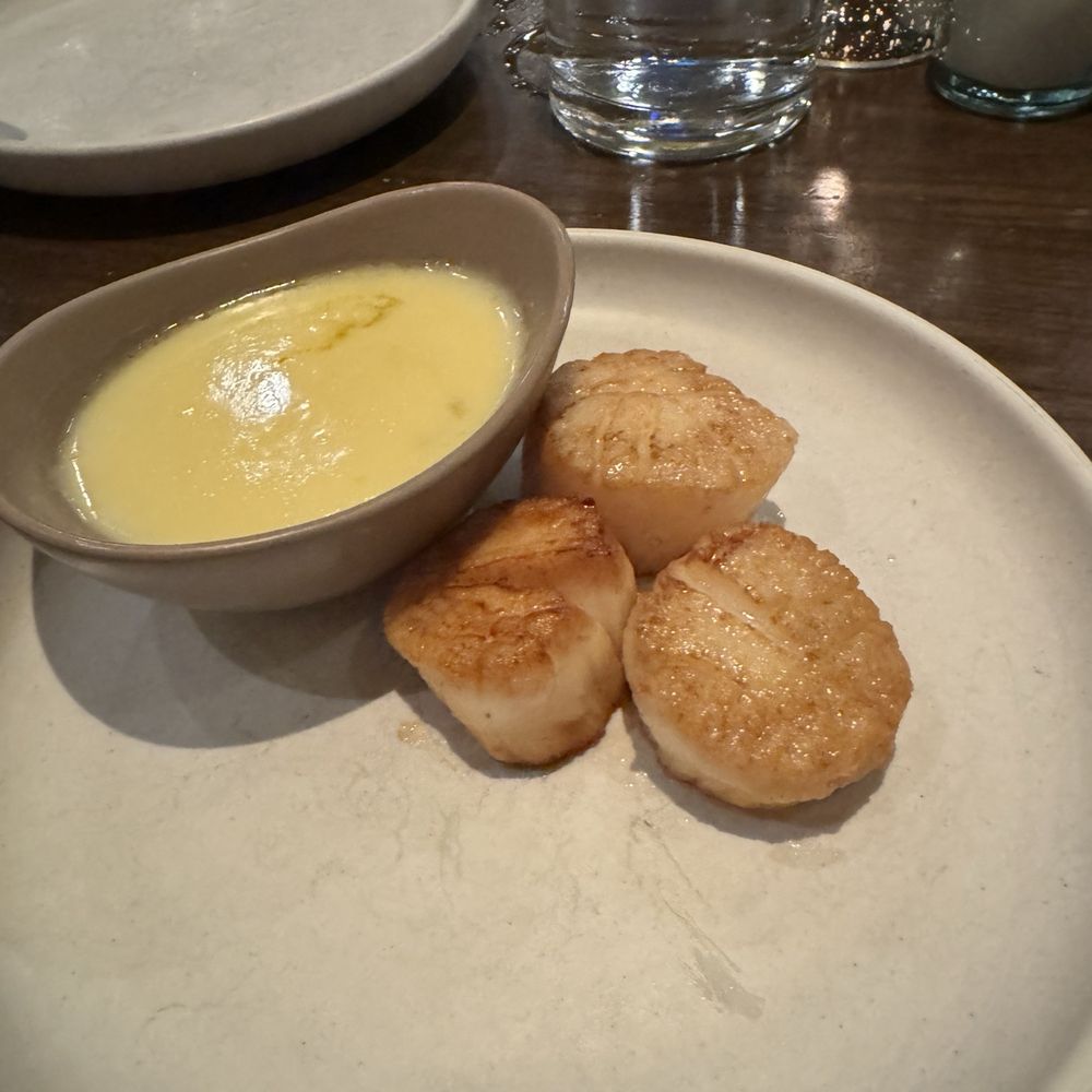 Parkside 23 - Extra protein- Scallops and lemon beure blanc sauce - New American Near Me - Brookfield, Wisconsin