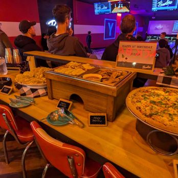 Bowlero Fair Lawn - Bowling Near Me - Fair Lawn, New Jersey