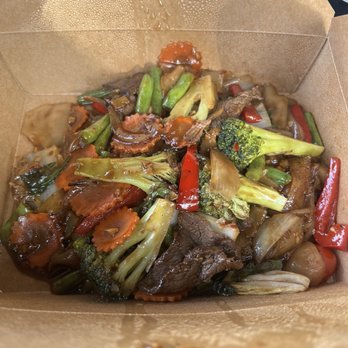 Grace's Thai Kitchen - Drunken Noodles - Food Trucks Near Me - Catonsville, Maryland