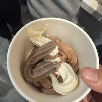 Yogurtland - Ice Cream & Frozen Yogurt Near Me - Pasadena, California
