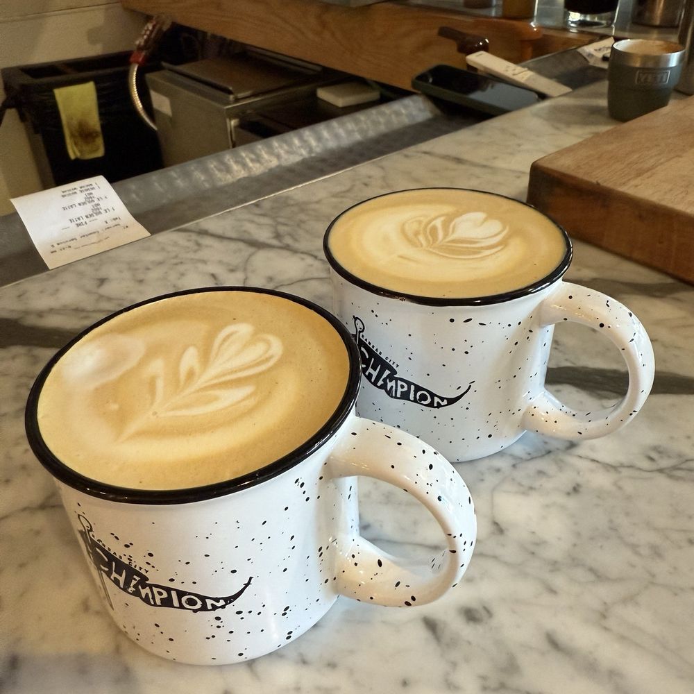 Le Champion - Latte - Coffee & Tea Near Me - Kansas City, Missouri