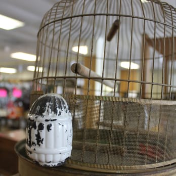 Itchy's Flea Market - Cool old birdcage - Flea Markets Near Me - Lee's Summit, Missouri
