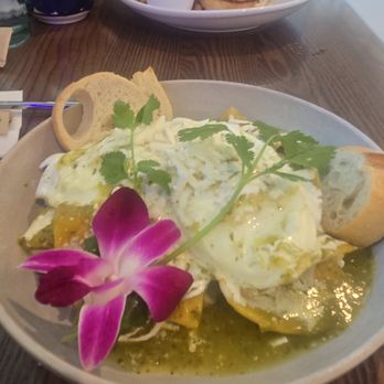 El Encanto Cafe - Best tasting Chilaquiles Verdes ever!! - Breakfast & Brunch Near Me - Dallas, Texas