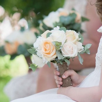 Le Vu’s Boutique - wedding bouquet - Floral Designers Near Me - Mississauga, Ontario Le Vu’s Boutique - wedding bouquet - Floral Designers Near Me - Mississauga, Ontario