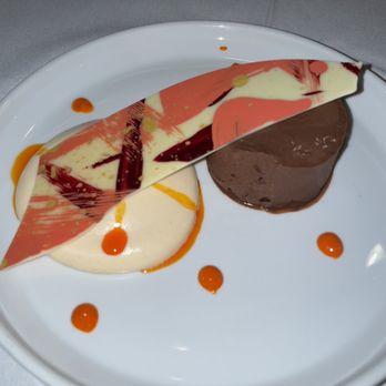 V. Mertz - a plate of desserts - New American Near Me - Omaha, Nebraska V. Mertz - a plate of desserts - New American Near Me - Omaha, Nebraska