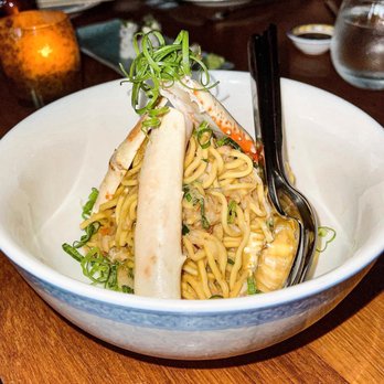 Komodo Miami - Garlic King Crab Lo Mein IG: @huangryfoodie - Asian Fusion Near Me - Miami, Florida Komodo Miami - Garlic King Crab Lo Mein IG: @huangryfoodie - Asian Fusion Near Me - Miami, Florida