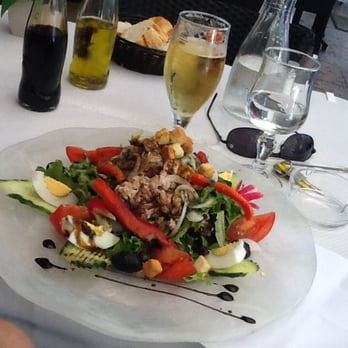 Square Sud - Salade Nicoise - Restaurants Near Me - Antibes, 06