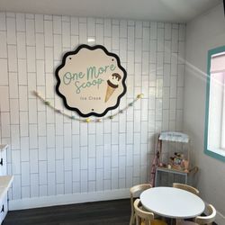 One More Scoop - Such cute decor!