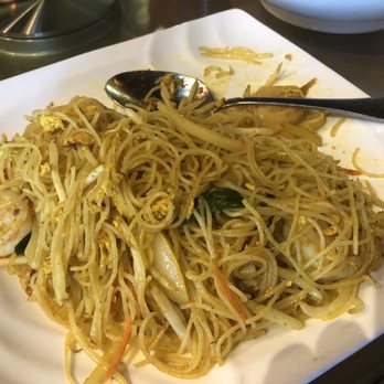 East Harbor - Singapore Style Rice Noodle Sautéed with Seafood - Dim Sum Near Me - Aloha, Oregon East Harbor - Singapore Style Rice Noodle Sautéed with Seafood - Dim Sum Near Me - Aloha, Oregon