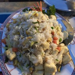 Kung Fu Haus - Vegan fried rice with vegetables and tofu!