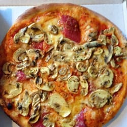 Pizzeria Dani - Pizza Salami mit Champignons