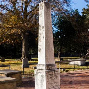 Williamsburg Cemetery Tours - Walking Tours Near Me - Williamsburg, Virginia Williamsburg Cemetery Tours - Walking Tours Near Me - Williamsburg, Virginia