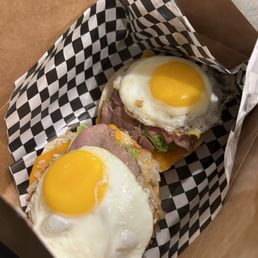 Bagel with roast beef avocado cheese and sunny side up egg Bagel with roast beef avocado cheese and sunny side up egg