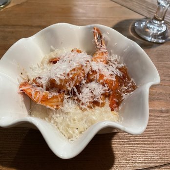 Porras Solutions - Chef Carlos - Shrimp and grits with the habanero jelly - Personal Chefs Near Me Porras Solutions - Chef Carlos - Shrimp and grits with the habanero jelly - Personal Chefs Near Me