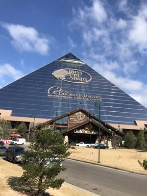 Memphis Pyramid by null