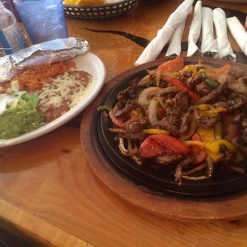 El Sol Mexican Cuisine - Steak fajitas - Mexican Near Me - Solon, Iowa