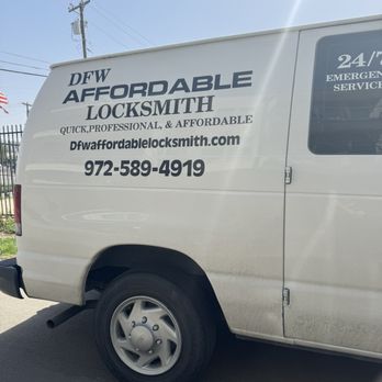 Dallas Affordable Locksmith - Raz was quick, professional and not only helped me get my keys out but was able to replace my key battery. 10/10 highly recommend! - Keys & Locksmiths Near Me - Dallas, Texas Dallas Affordable Locksmith - Raz was quick, professional and not only helped me get my keys out but was able to replace my key battery. 10/10 highly recommend! - Keys & Locksmiths Near Me - Dallas, Texas