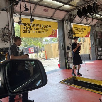Take 5 Oil Change - Quick change on a Saturday morning - Oil Change Stations Near Me - New Orleans, Louisiana Take 5 Oil Change - Quick change on a Saturday morning - Oil Change Stations Near Me - New Orleans, Louisiana