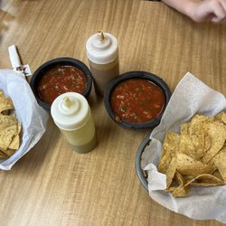 Habanero Grill - Chips and salsa (16 oz)