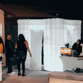 Mundos Photo Booth - Photo Booth Rentals Near Me