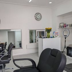 Dee - Threading & Waxing
