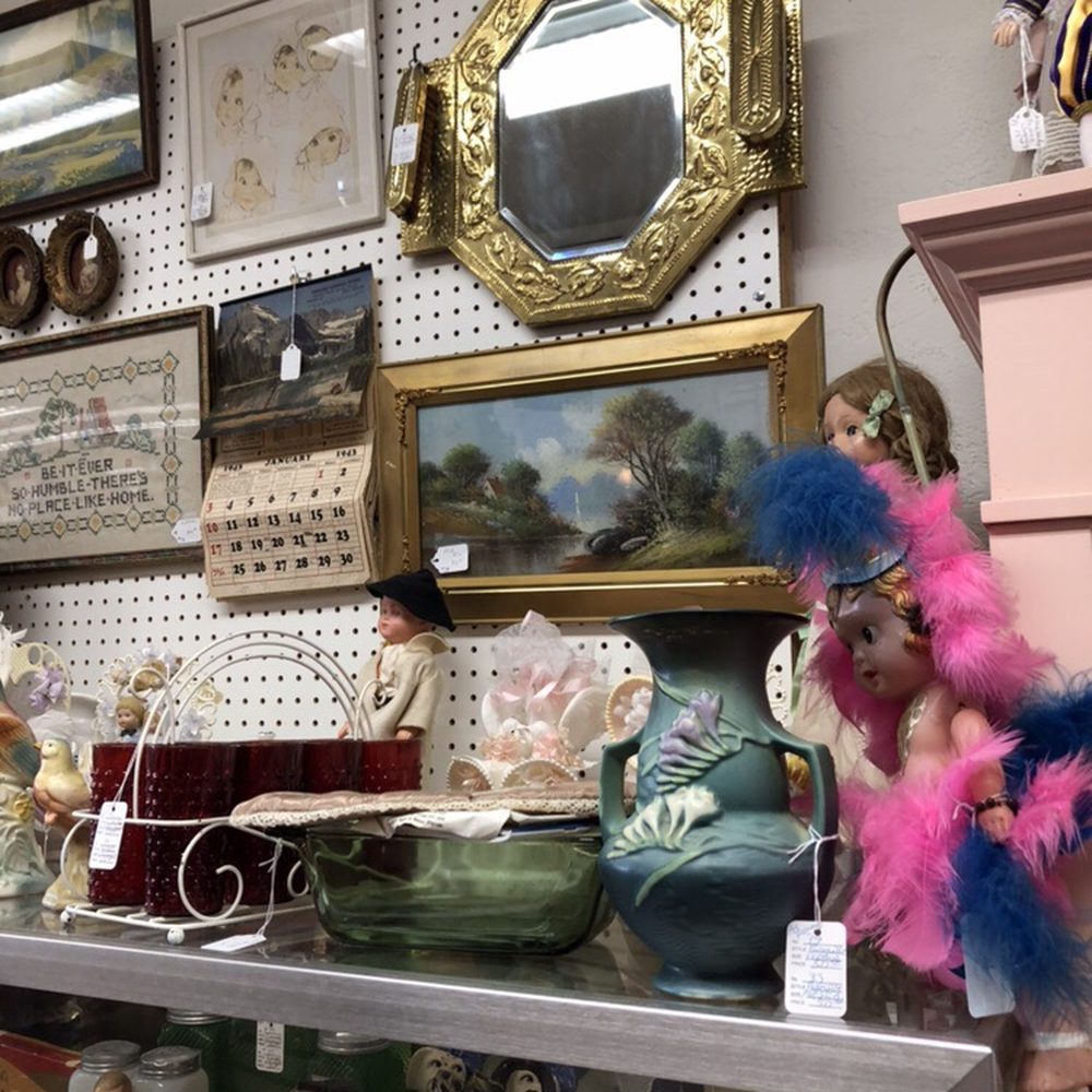 Le'Stuff Antique Mall - Antiques Near Me - Hillsboro, Oregon Le'Stuff Antique Mall - Antiques Near Me - Hillsboro, Oregon