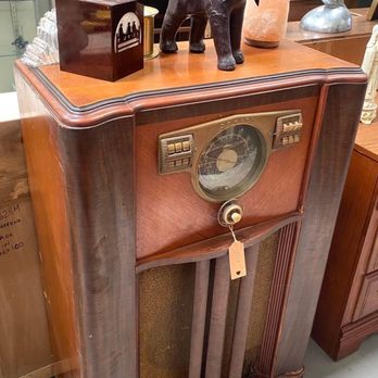 Tata’s Stuff & Things - Antiques Near Me - El Paso, Texas Tata’s Stuff & Things - Antiques Near Me - El Paso, Texas