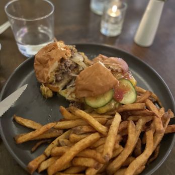 Brickwall - smash patty (double) - Bars Near Me - Asbury Park, New Jersey