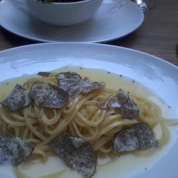 Max Trenta - Tagliolini mit schwarzen Trüffeln € 14,50 - Italian Near Me - Munich, BY Max Trenta - Tagliolini mit schwarzen Trüffeln € 14,50 - Italian Near Me - Munich, BY