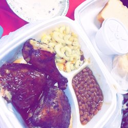 Arlene Williams BBQ - Combo plate : Jerk Chicken and Grilled Chicken