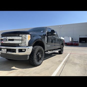 Texas Tires #18 - Leveling Kit and 35's - Tires Near Me - Burleson, Texas Texas Tires #18 - Leveling Kit and 35's - Tires Near Me - Burleson, Texas