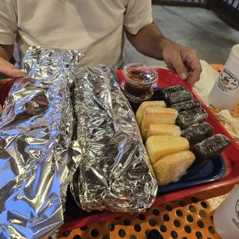 Smoker's BBQ Pit - Ribs, cornbread, brownies - Barbeque Near Me - Ocean City, Maryland