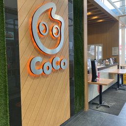 Exterior outside entrance of CoCo Fresh Tea & Juice - CoCo Fresh Tea & Juice - storefront signage - North York, Ontario Exterior outside entrance of CoCo Fresh Tea & Juice - CoCo Fresh Tea & Juice - storefront signage - North York, Ontario