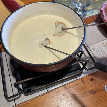 La Grolla - Trio starting with Quebecois cheese. - Fondue Near Me - Quebec City, Quebec La Grolla - Trio starting with Quebecois cheese. - Fondue Near Me - Quebec City, Quebec