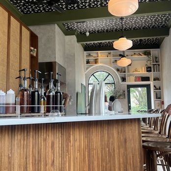 One Trick Pony - Inside so cute - Cocktail Bars Near Me - Westhampton Beach, New York
