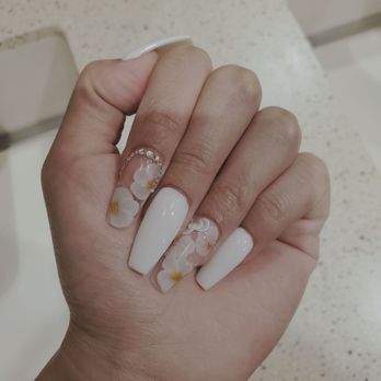 Angela nails spa - 3D flower nail art by Vinnie! - Nail Salons Near Me - Natick, Massachusetts