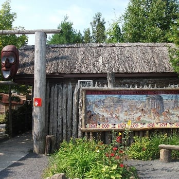 Restaurant Nek8arre - the entrance to the restaurant - Restaurants Near Me - Wendake, Quebec Restaurant Nek8arre - the entrance to the restaurant - Restaurants Near Me - Wendake, Quebec