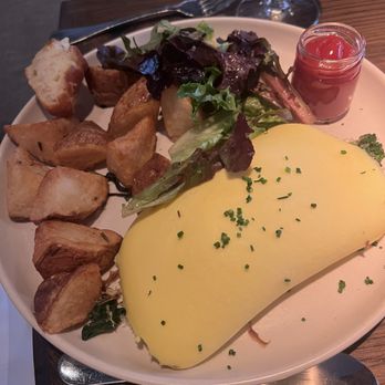 The Love - Broccoli and cheese omelette - New American Near Me - Philadelphia, Pennsylvania