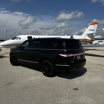 Luxury Drive Pro - Our newest addition 2023 "Black Widow" Lincoln Navigator - Limos Near Me - Naples, Florida Luxury Drive Pro - Our newest addition 2023 "Black Widow" Lincoln Navigator - Limos Near Me - Naples, Florida