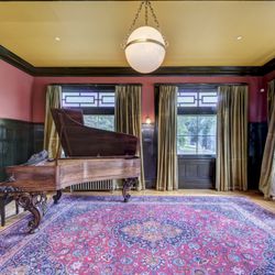 Lougheed House Conservation Society - Mission Room