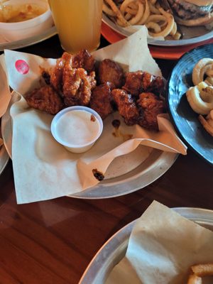 Hooters by null