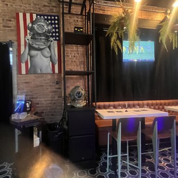 Dive Bar LIC - Dive Bars Near Me - Astoria, New York